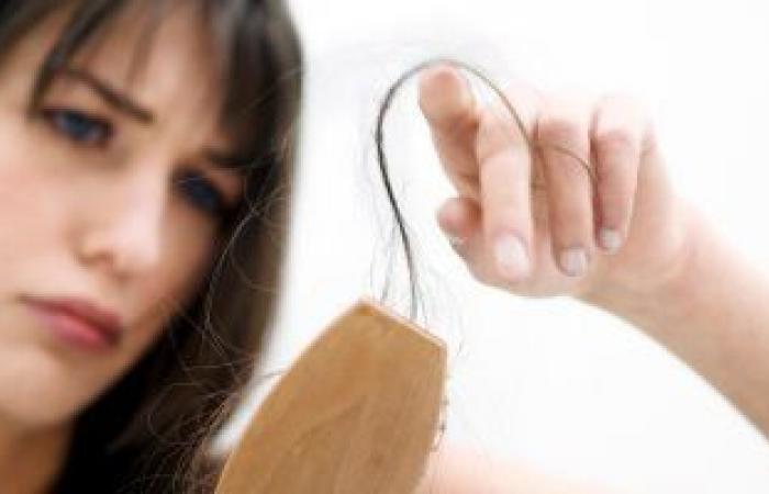 كيف تساعد الأعشاب فى منع تساقط الشعر؟