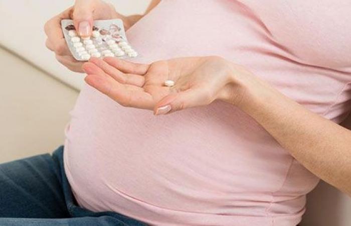 مخاطر استخدام الأمهات مسكنًا وخافض حرارة أثناء الحمل.. اعرفيها