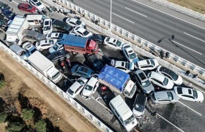 17 قتيلا و22 جريحا في حادث مروري بشرق الصين