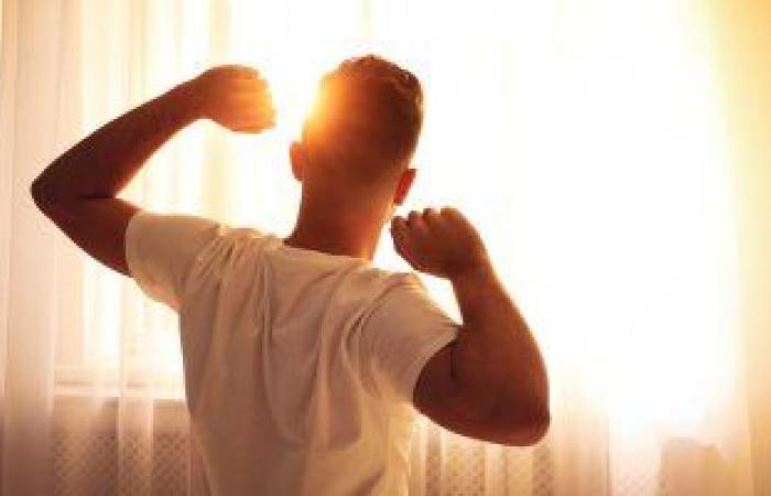 3 عادات يومية تضمن لك الاستيقاظ مبكرًا دون منبه
